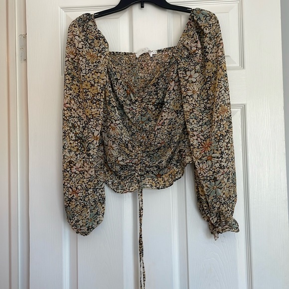 Astr Floral balloon sleeve top love song top - Picture 2 of 9